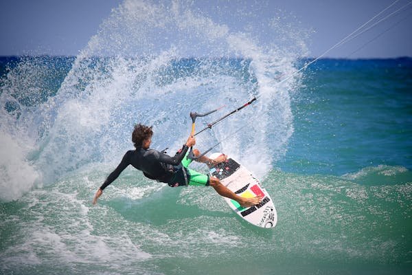Aile de kitesurf duotone : guide des meilleures options 2025